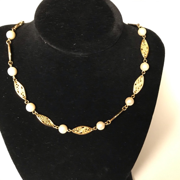 Vintage necklace faux pearls gold tone metal chain - Picture 8 of 8